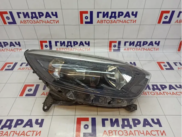Фара правая Renault Kaptur 260102366R