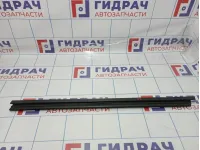 Уплотнитель стекла двери переднего правого Renault Kaptur 803303195R