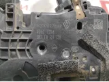 Замок двери передней правой Renault Kaptur 805022764R. 4 Контакта.