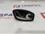 Ручка задней двери внутренняя правая Renault Kaptur 826720001R.
