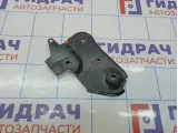 Кронштейн передней балки правый Renault Kaptur 544228640R.