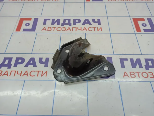 Кронштейн продольной тяги левый Renault Kaptur .