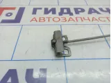 Трос стояночного тормоза центральный Renault Kaptur . Салонный.
