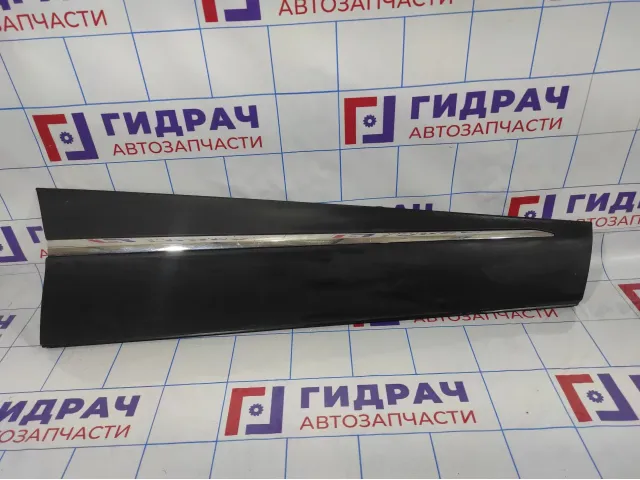 Накладка двери передней правой Renault Kaptur 808204078R.