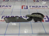 Петля капота левая Renault Kaptur 654018586R.