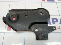 Кронштейн передней балки правый Renault Kaptur 8200823807