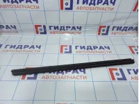 Уплотнитель стекла двери передней правой Renault Kaptur 803303195R