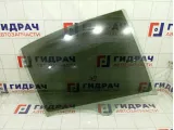 Стекло двери задней правой Renault Laguna 8200000388