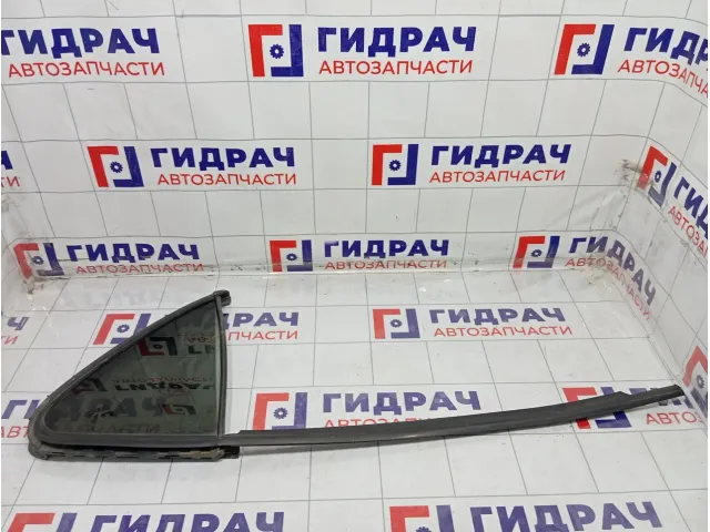 Стекло двери задней правой Renault Laguna 8200000400