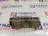 Кронштейн коллектора впускного Renault Laguna 7700110112