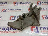 Кронштейн генератора Renault Laguna 8200183234
