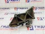 Кронштейн генератора Renault Laguna 8200183234