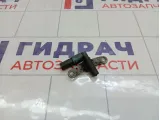 Датчик положения коленвала Renault Laguna 8200647554