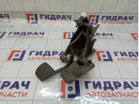 Педаль тормоза Renault Laguna 8200002853