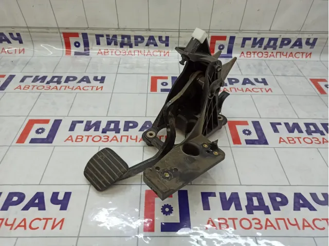 Педаль тормоза Renault Laguna 8200002853