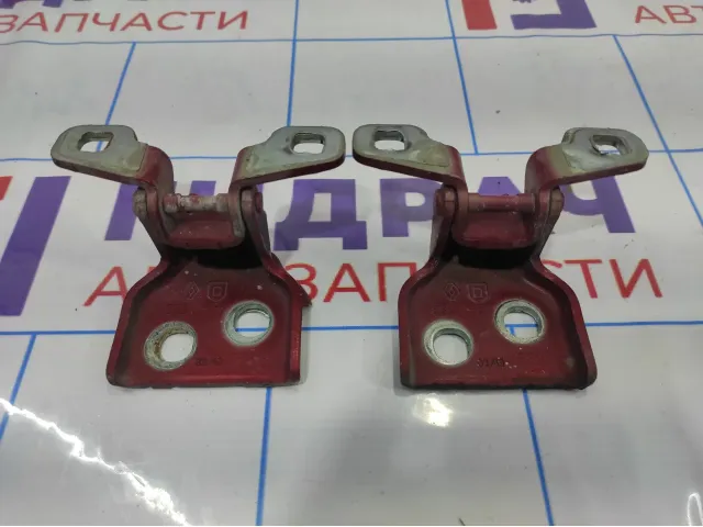 Петля двери передней правой Renault logan 2 Stepway 6001546883. Комплект.