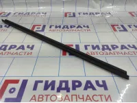 Уплотнитель стекла передний левый Renault logan 2 Stepway 803316664R.