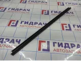 Уплотнитель стекла передний левый Renault logan 2 Stepway 803316664R.