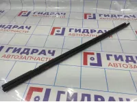Уплотнитель стекла задний правый Renault logan 2 Stepway 823304773R.