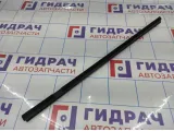 Уплотнитель стекла задний правый Renault logan 2 Stepway 823304773R.