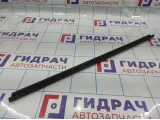 Уплотнитель стекла передний правый Renault logan 2 Stepway 803300180R.