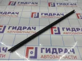 Уплотнитель стекла передний правый Renault logan 2 Stepway 803300180R.
