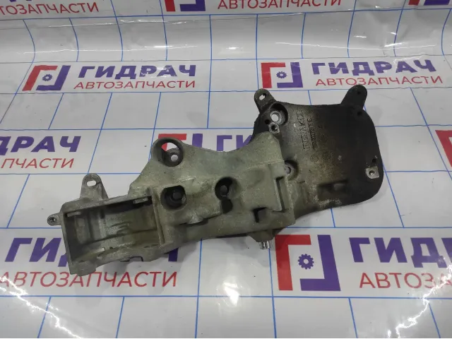 Кронштейн генератора Renault logan 2 Stepway 688300724R.