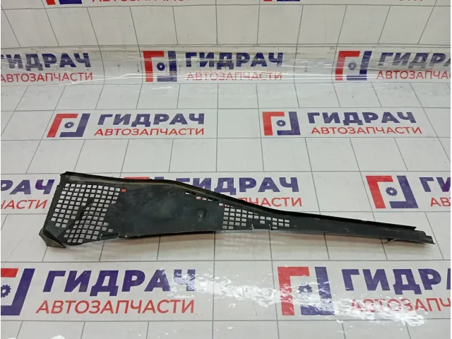 Решетка под лобовое стекло (Жабо) левая Renault Logan 8200294315