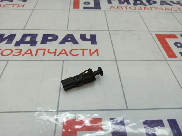 Выключатель концевой багажника Renault Logan 7700429418