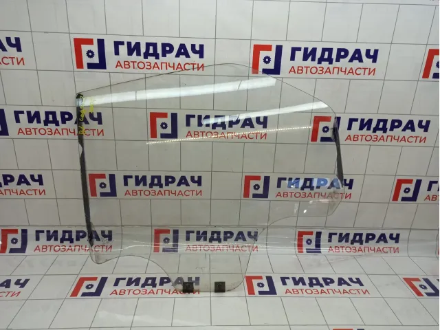 Стекло двери задней левой Renault Logan 8200240553