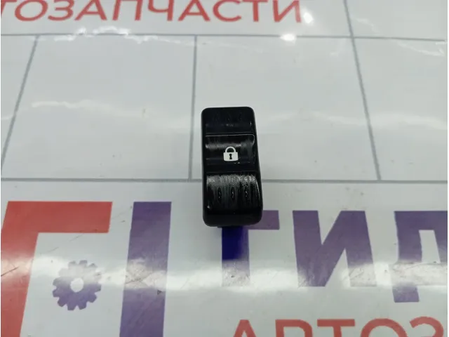 Кнопка центрального замка Renault Logan 8200870249