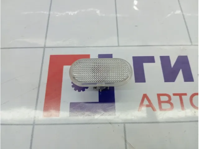 Повторитель на крыло Renault Logan 8200257684