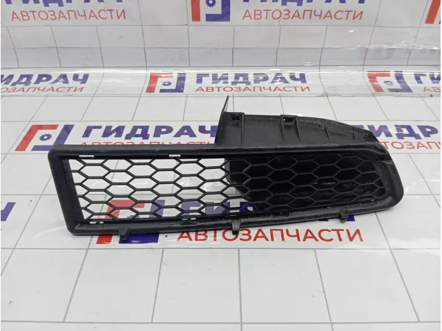 Решетка в бампер левая Renault Logan 6001546783
