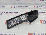 Решетка в бампер правая Renault Logan 6001546784