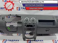 Торпедо Renault Logan 6001548280. Царапины.
