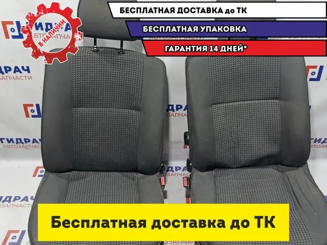 Комплект сидений Renault Logan . С подогревом. Дефект.