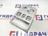 Накладка декоративная на торпедо центральная Renault Logan 6001550907.