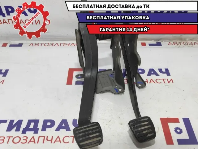 Блок педалей Renault Logan .