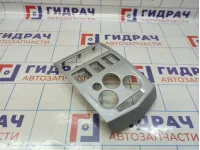 Накладка декоративная на торпедо центральная Renault Logan 6001550907