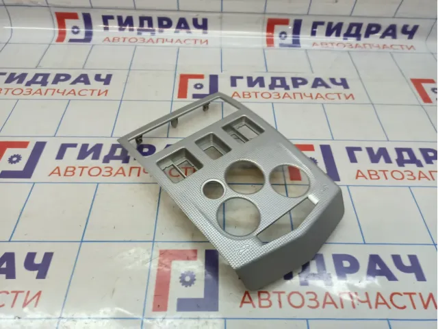 Накладка декоративная на торпедо центральная Renault Logan 6001550907