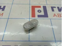 Повторитель на крыло белый Renault Logan 8200257684