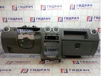 Торпедо Renault Logan