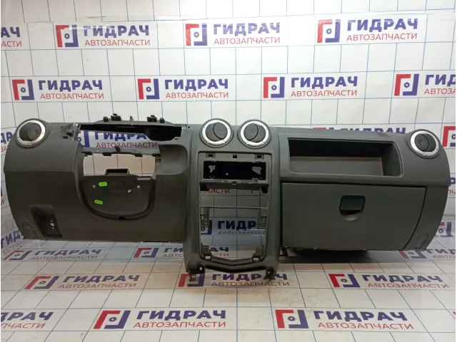 Торпедо Renault Logan