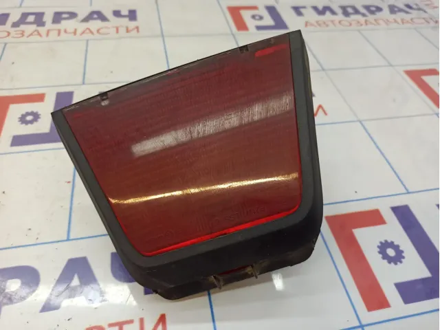 Фонарь задний (стоп сигнал) Renault Logan 8200211037