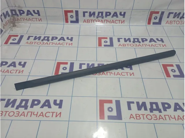 Накладка задней двери Renault Logan 6001546709