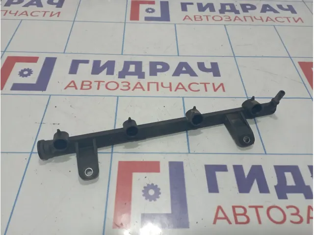 Рейка топливная Renault Logan 8200494284