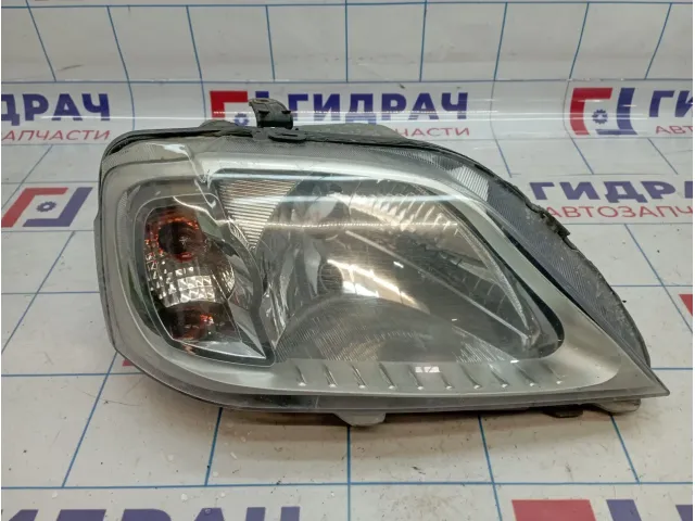 Фара правая Renault Logan 8200675053