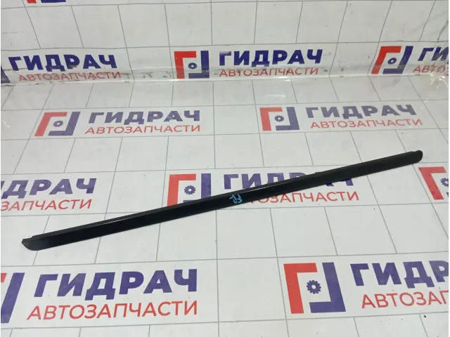 Накладка стекла переднего правого Renault Logan 6001548978