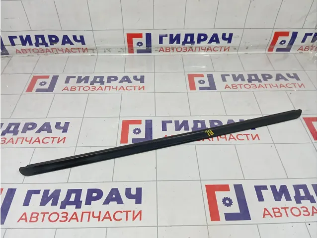 Накладка стекла заднего левого Renault Logan 6001548977