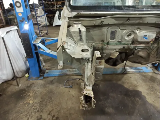 Лонжерон передний правый Renault Logan